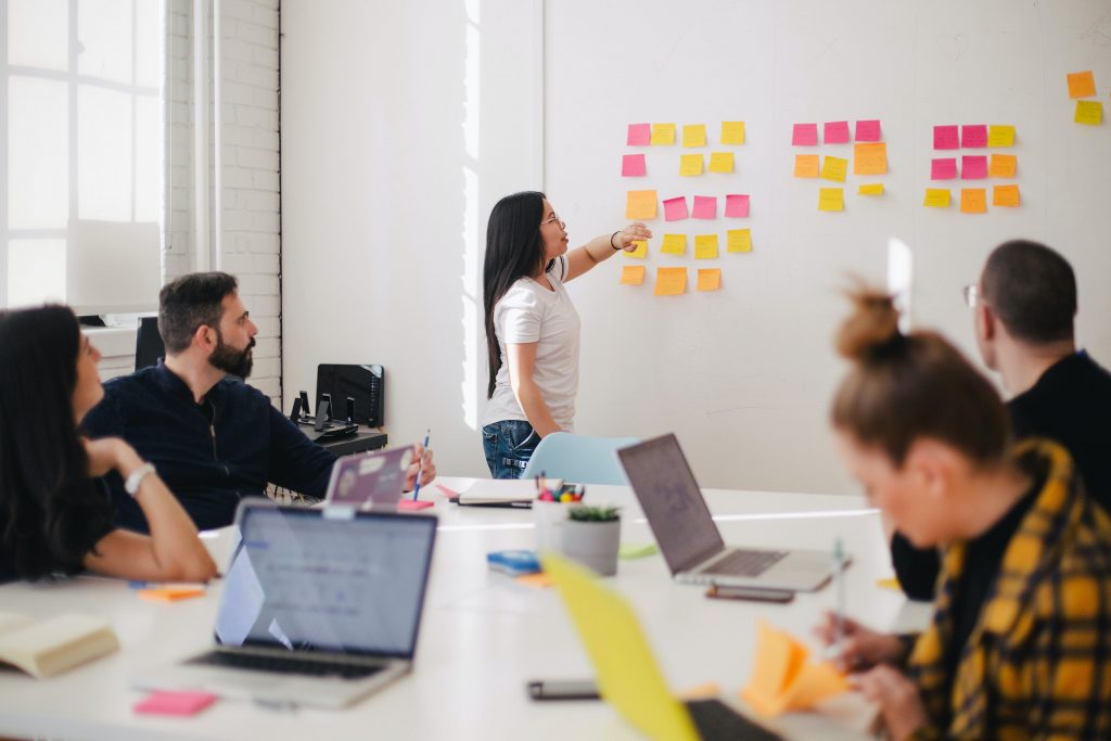 Focus on educating your audience - Effective fintech content marketing